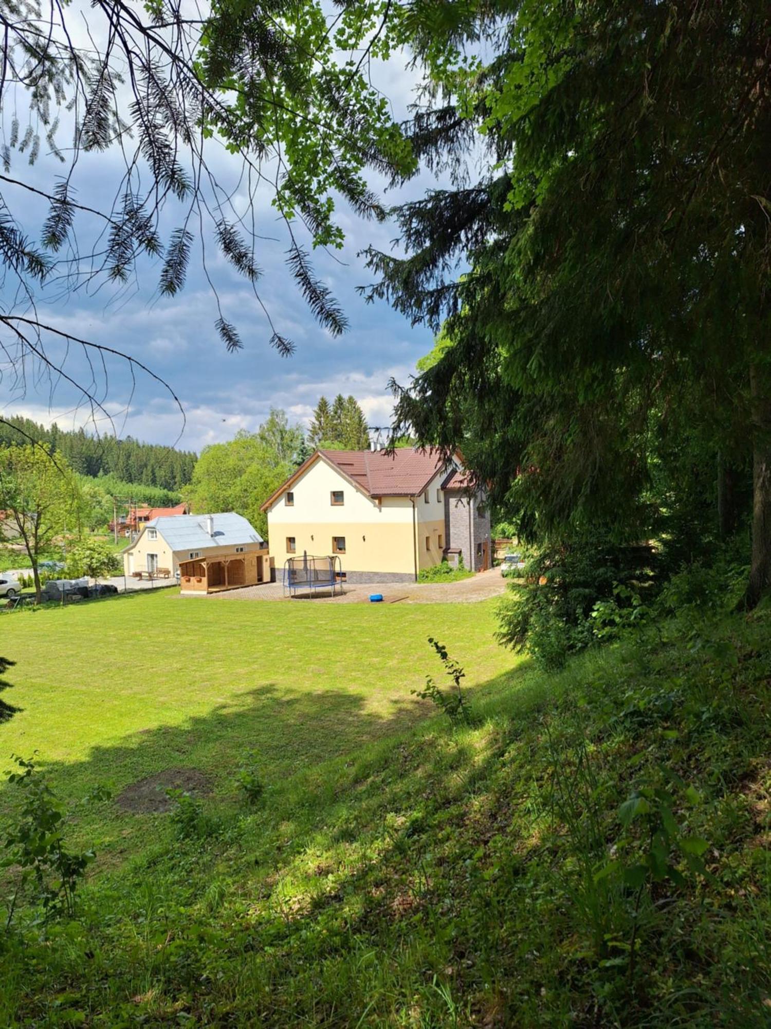 Vila Pohoda Javorniky S Rozlahlym Pozemkom Makov Luaran gambar