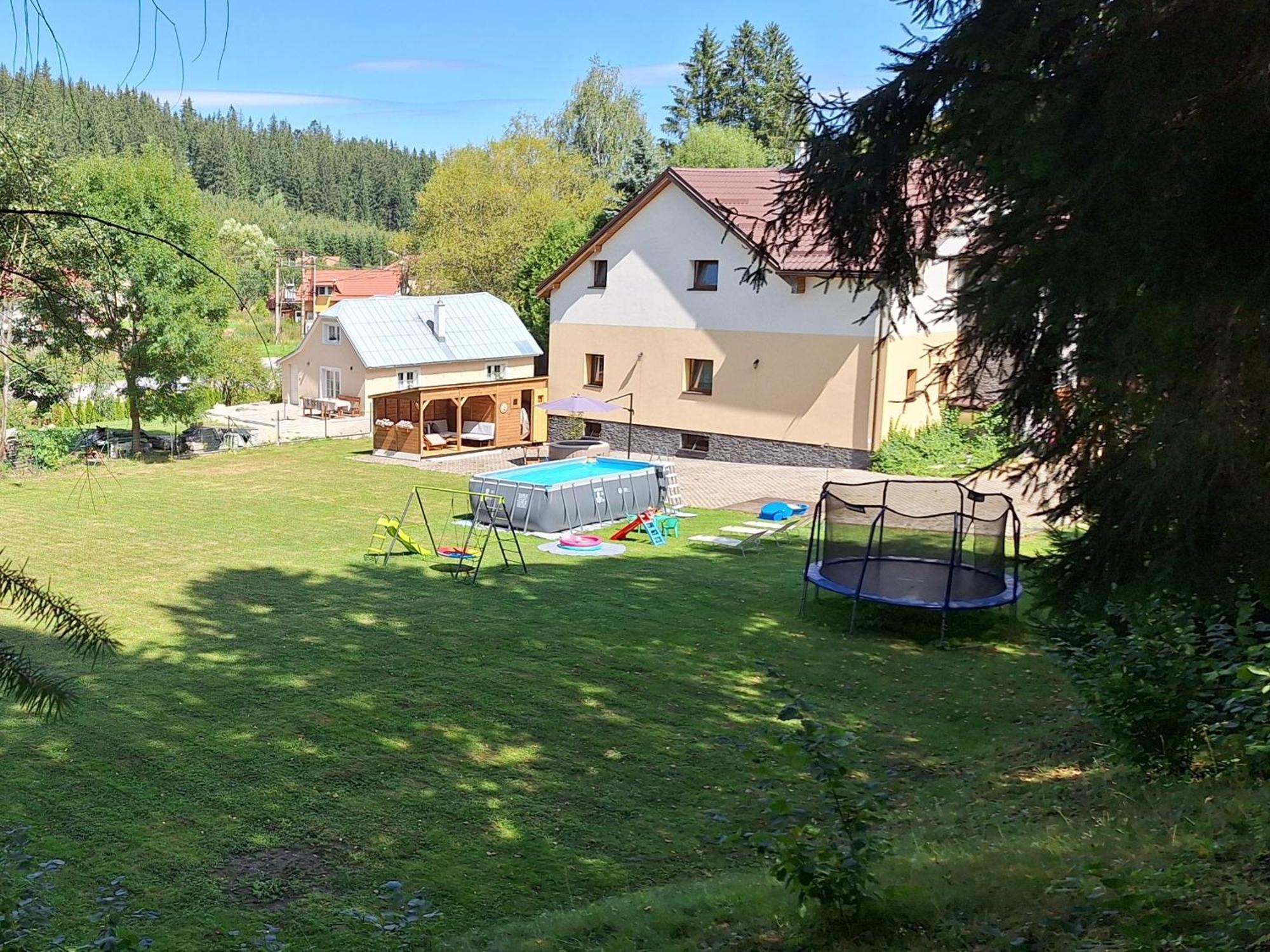 Vila Pohoda Javorniky S Rozlahlym Pozemkom Makov Luaran gambar