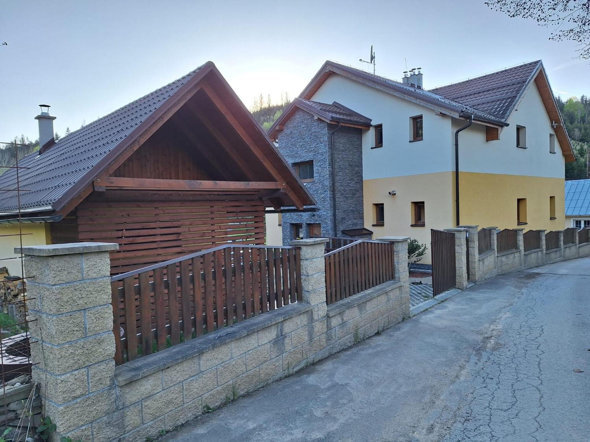 Vila Pohoda Javorniky S Rozlahlym Pozemkom Makov Luaran gambar